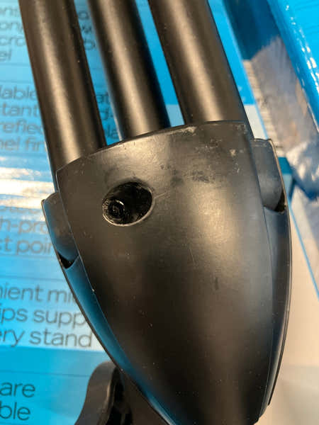 Quiklok A514 Black Stand - B-Stock