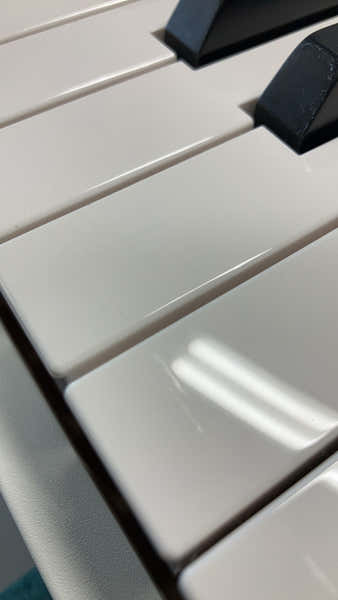 Korg LP-380U WH - B Stock