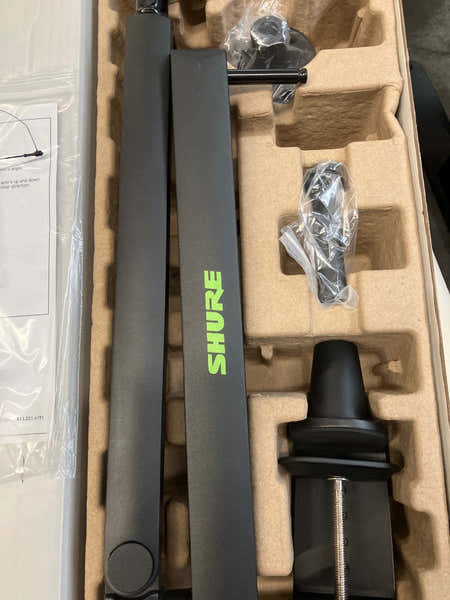 Shure by Gator SH-BROADCAST2 Low-Profile Stand - B Stock
