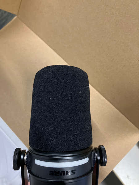 Shure MV7+ Black Bundle - B Stock
