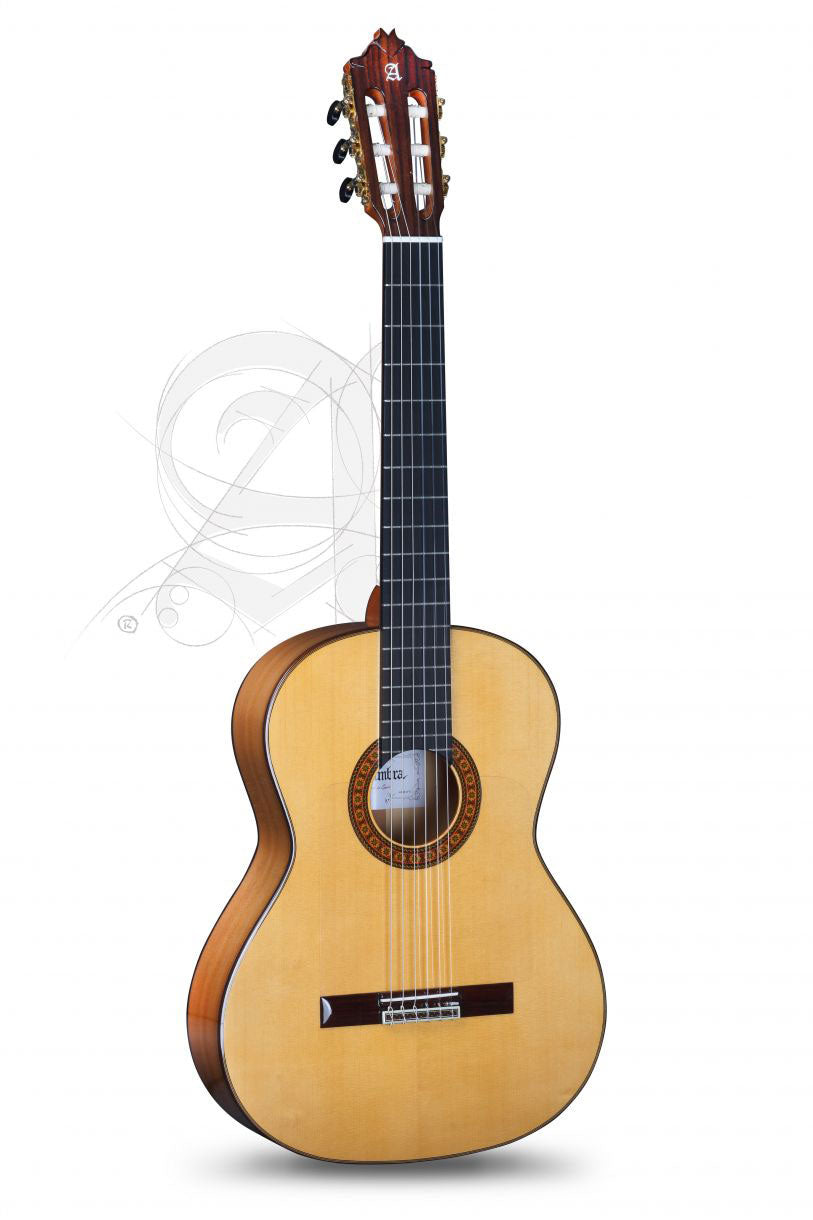 Concert 8Fc Flamenco + 9557 Case