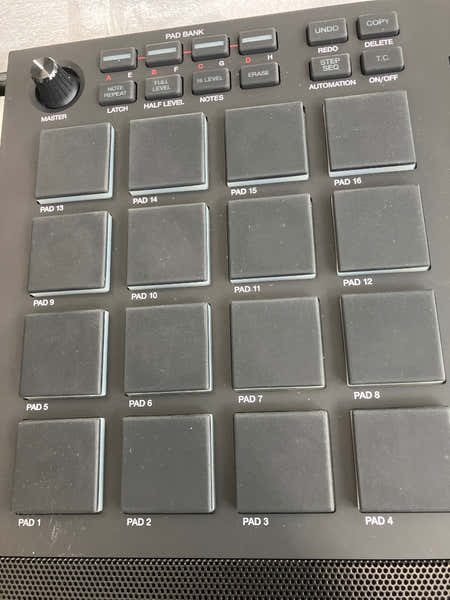 Akai Professional MPC Live 2 - B Stock