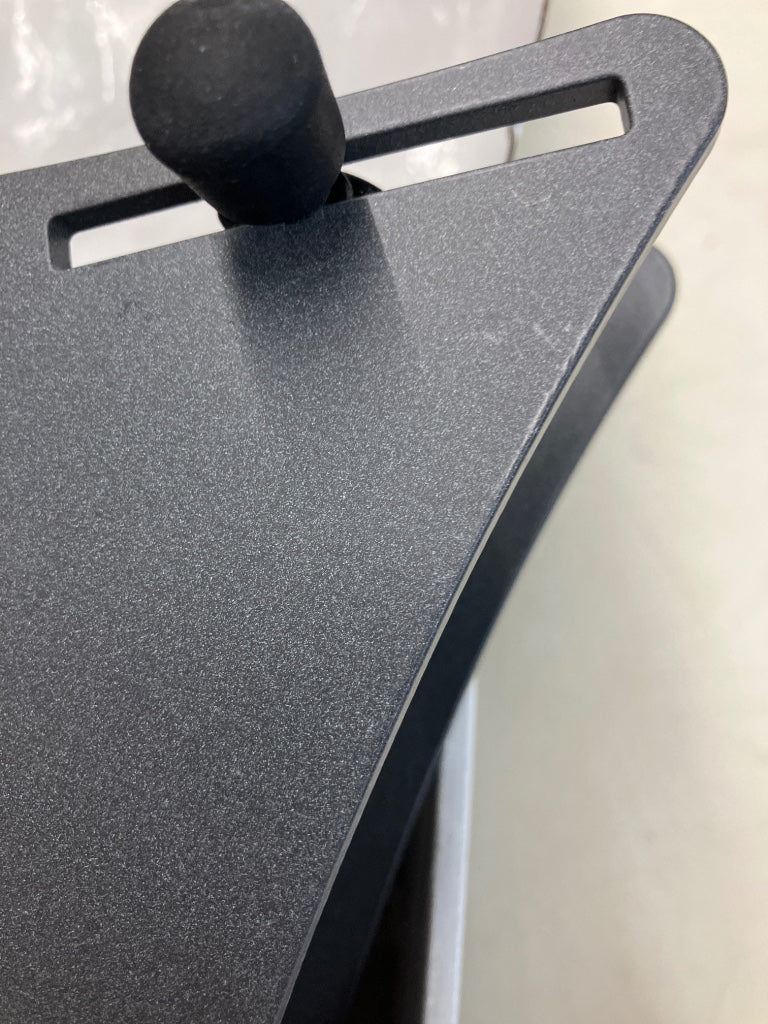 Tabletop computer stand – B-stock
