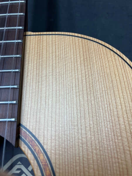 Lâg Escapade Nylon Red Cedar Acoustic Electric - B Stock