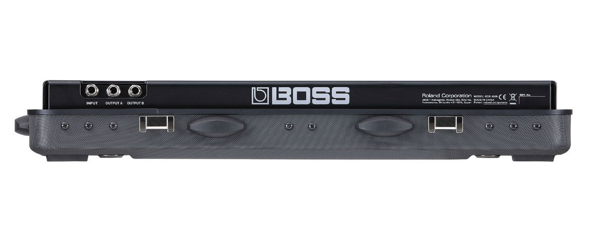 BCB-1000 MOLDED PLASTIC PROFESSIONAL "SUITCASE" PEDALBOARD WITH WHEELS SUITABLE FOR MULTIPLE PEDALS
