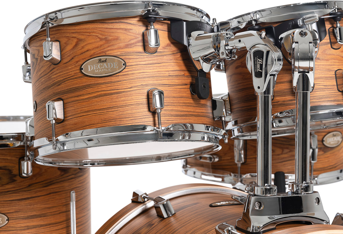 Decade Maple Artisan Fusion 20" Satin Caramel Veil + HWP-834