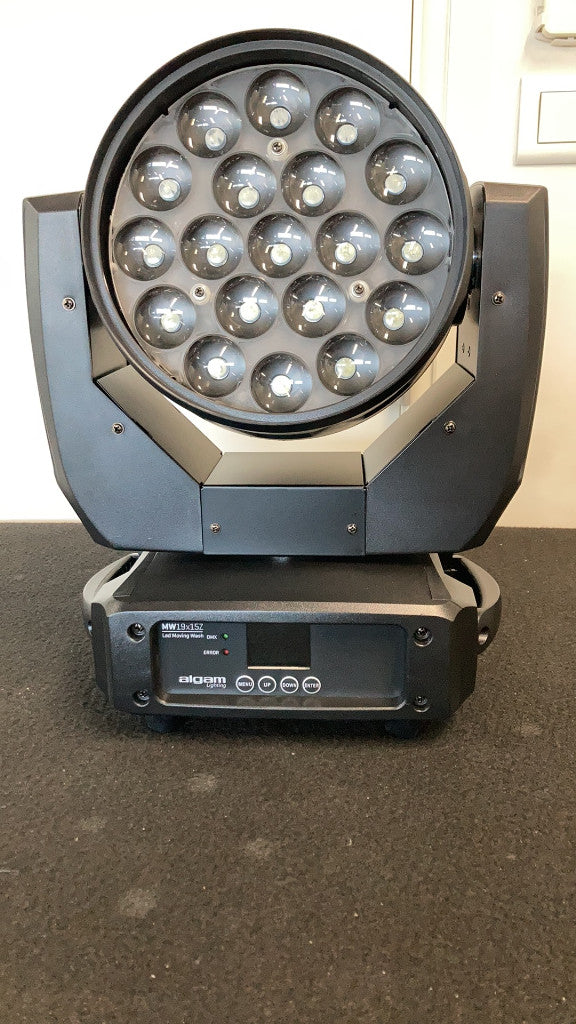 Moving Head Wash Zoom 19 X 15W LEDs 4-in-1 - B Stock