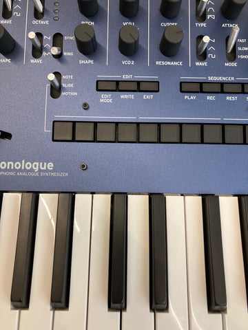 Monologue BL - B Stock