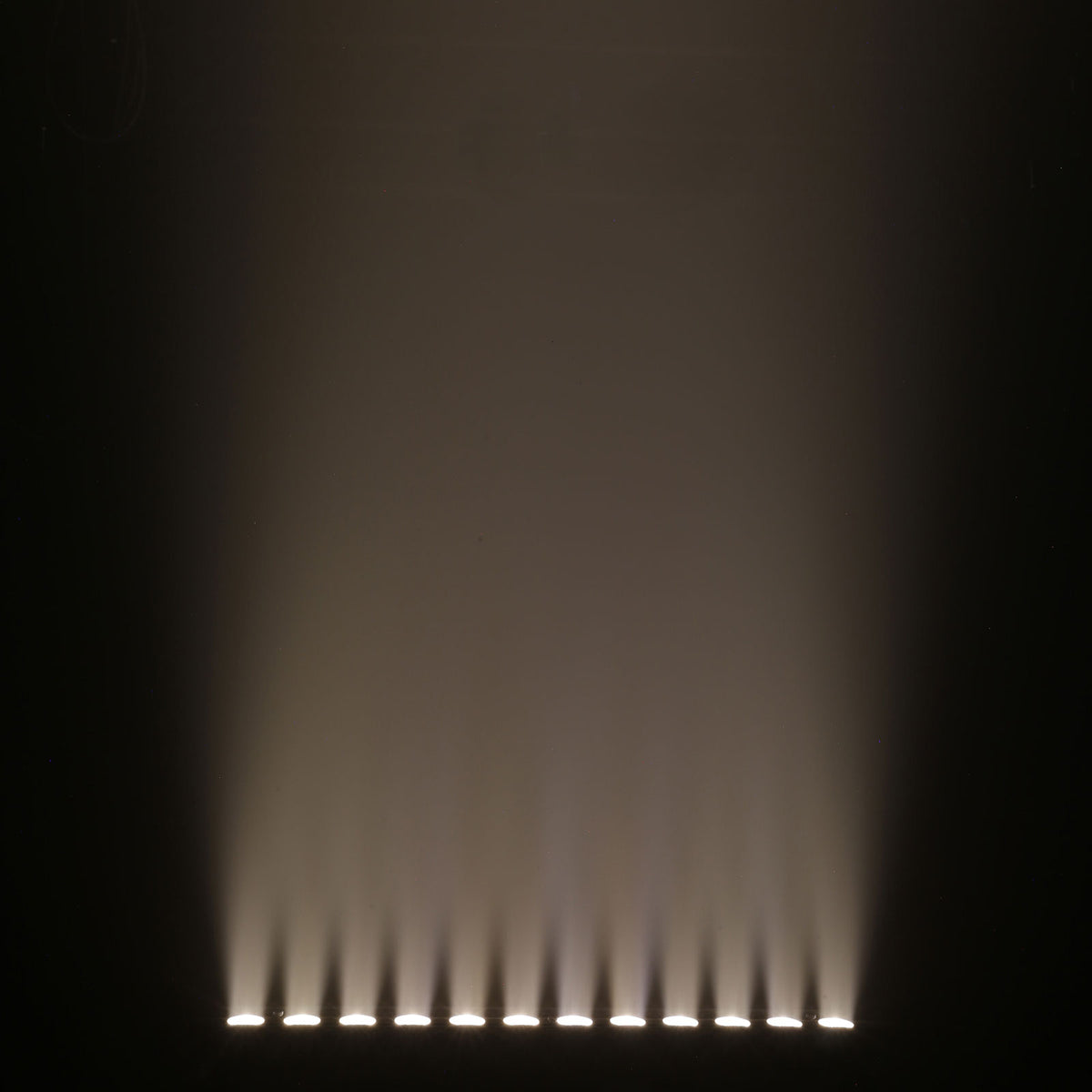 PIXBAR DTW PRO - 12 X 10 W TRI-LED BAR WITH VARIABLE WHITE LIGHT AND DIM-TO-WARM CONTROL