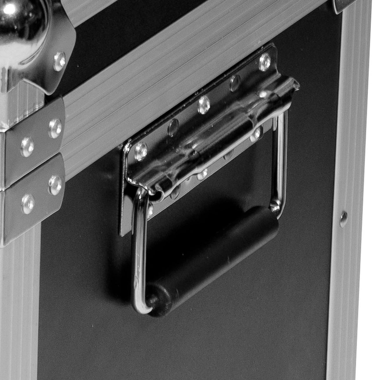 Access Case Trolley W Silver