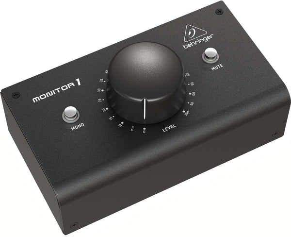 Behringer Monitor1