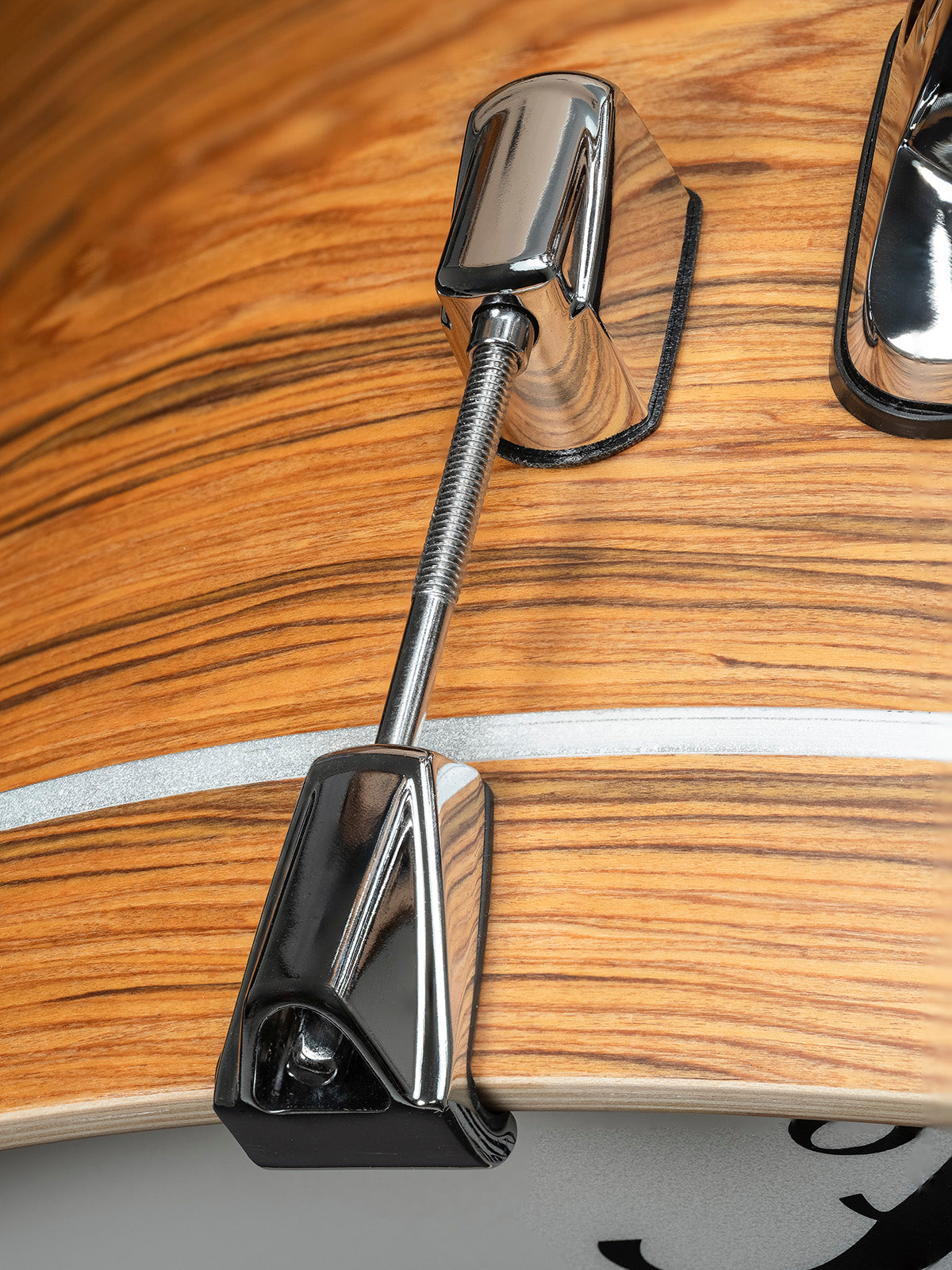 Decade Maple Artisan Fusion 20" Satin Caramel Veil + HWP-834