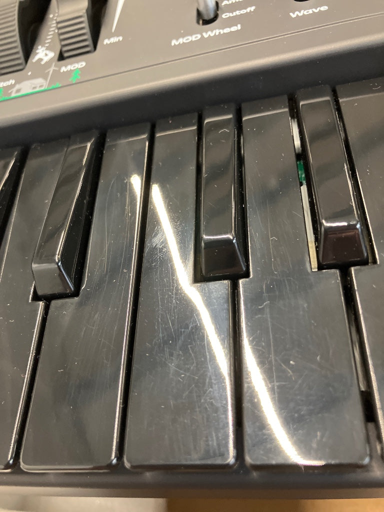 MicroBrute UFO - B-Stock
