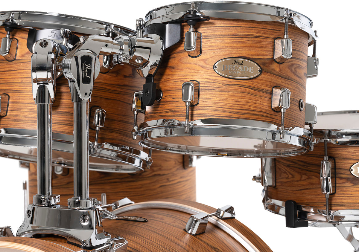 Decade Maple Artisan Fusion 20" Satin Caramel Veil + HWP-834