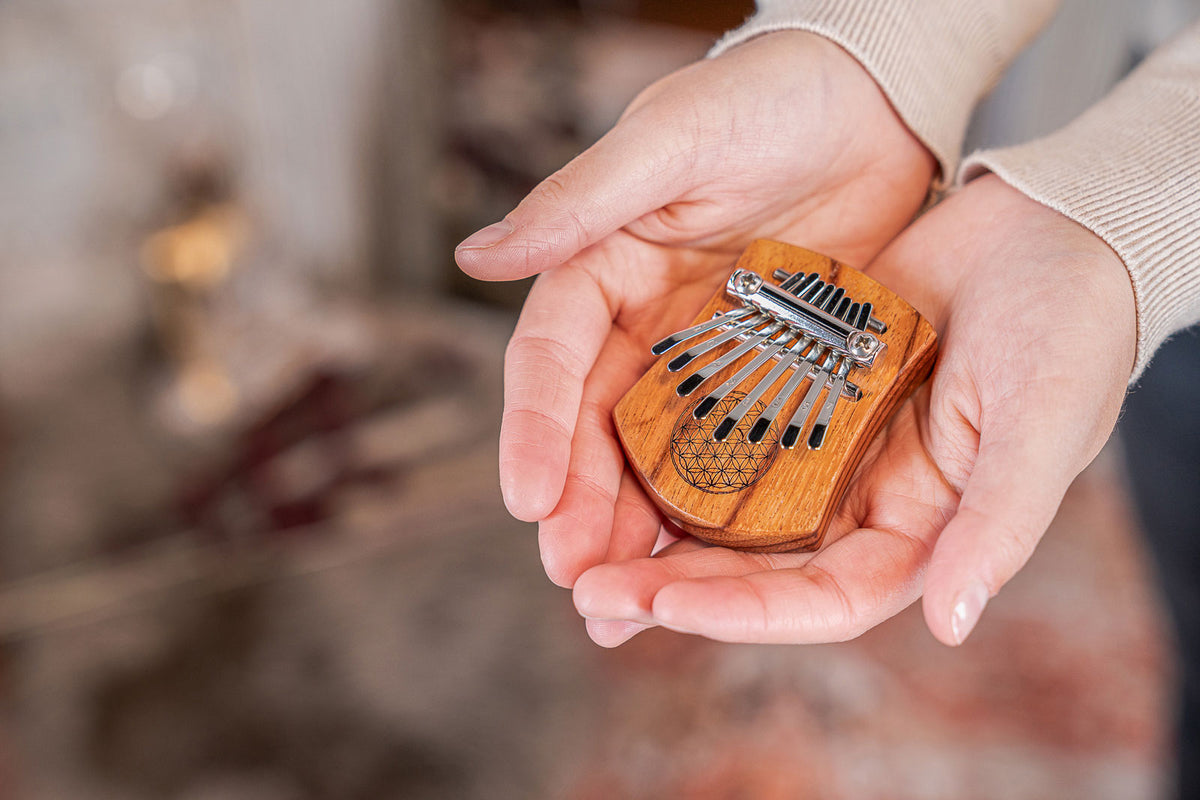 MEINL SONIC ENERGY MINI KALIMBA 8 NOTES RED ZEBRAWOOD FLOWER OF LIFE